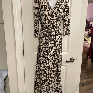 Diane Von Furstenberg Brown and Cream Long Sleeve Dress